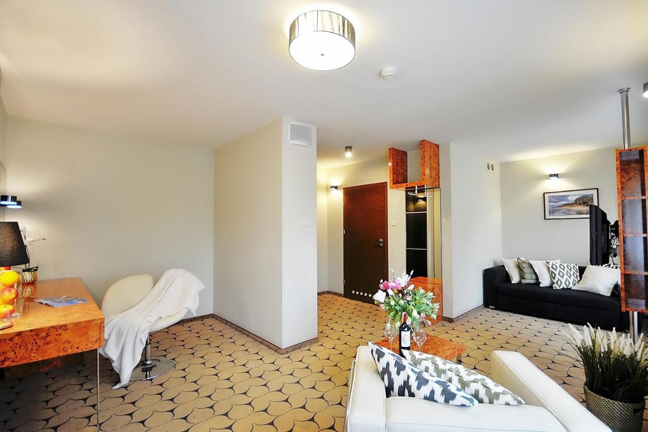 209 W Royal Tulip Przy Plazy Dobruk Apartment *
